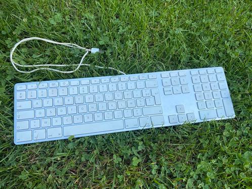 Origineel apple toetsenbord Azerty Usb, Computers en Software, Toetsenborden, Zo goed als nieuw, Azerty, Ophalen of Verzenden