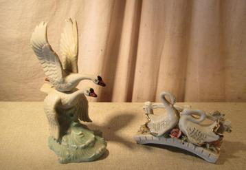 2 Prachtige Beelden van Zwanen beschikbaar voor biedingen