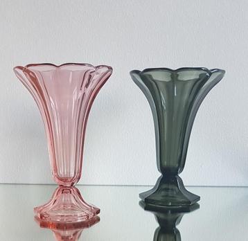 J.INWALD, 2 Vases Art-Déco, modèle «11211» dans le Catalogue