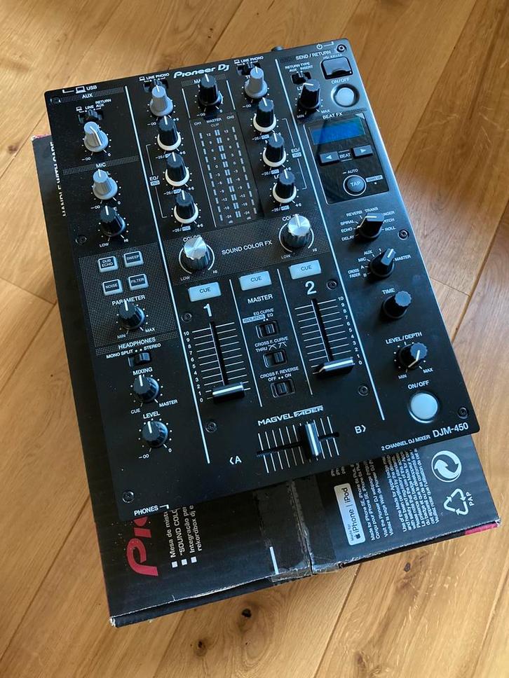 Table de mixage DJM 450 PIONEER + DOTO design protection, Muziek en Instrumenten, Mengpanelen, Zo goed als nieuw, Minder dan 5 kanalen