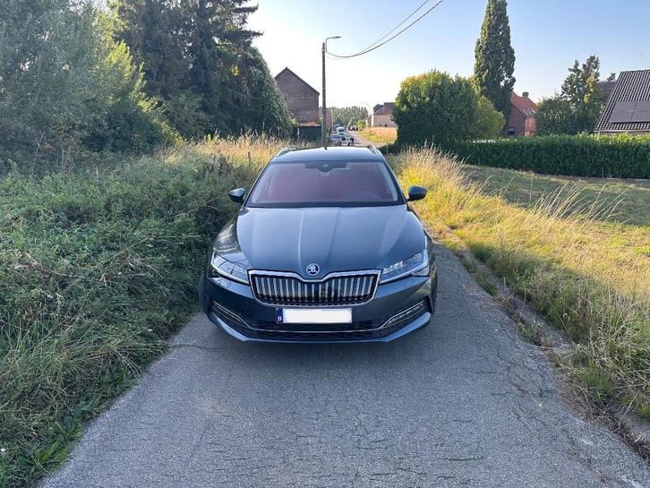 Skoda Superb IV - Quartz Grey, Auto's, Skoda, Particulier, Superb, ABS, Achteruitrijcamera, Airbags, Airconditioning, Android Auto
