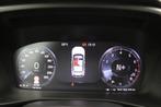 (2BXU437) VOLVO XC40, Auto's, Voorwielaandrijving, Gebruikt, Euro 6, Zwart
