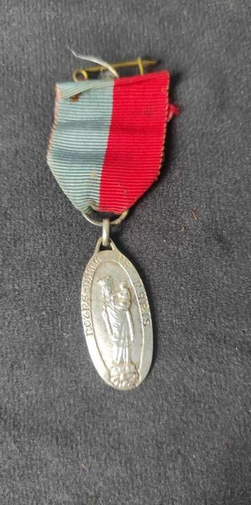 Médaille Avec Ruban Notre Dame de Paris Apparition Vierge M beschikbaar voor biedingen