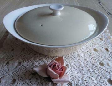 SALE Wedgwood Harvest Moon dekschaal, pastel geel beschikbaar voor biedingen