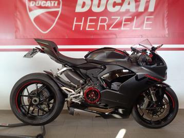 Panigale V2 Black Edition beschikbaar voor biedingen