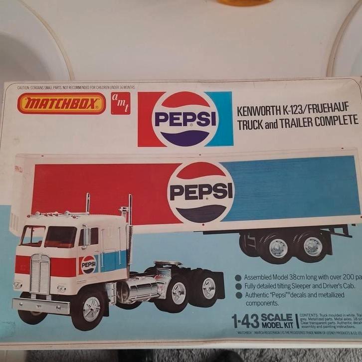 AMT/MATCHBOX kit 1/43: PEPSI KENWORTH K123*VINTAGE*NEW*, Hobby en Vrije tijd, Modelbouw | Auto's en Voertuigen, Nieuw, Truck, 1:32 tot 1:50