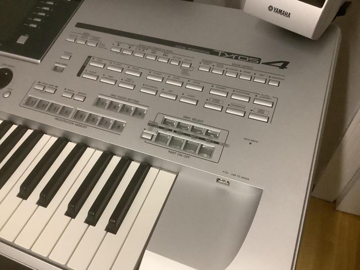 Tyros 4, Muziek en Instrumenten, Keyboards, Gebruikt, 61 toetsen, Yamaha, Aanslaggevoelig, Midi-aansluiting, Ophalen