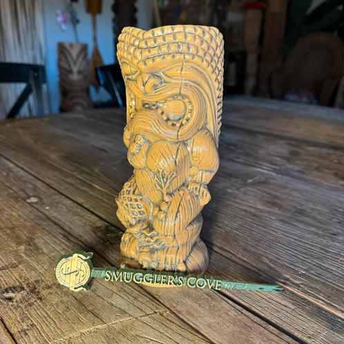 Smugglers Cove San Francisco Tiki Bar Tiki Mug + Swizzle, Huis en Inrichting, Barren, Ophalen