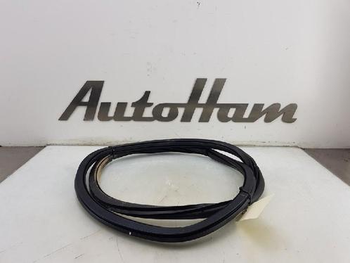 PORTIERRUBBER RECHTS ACHTER Volkswagen Polo VI (AW1), Auto-onderdelen, Overige Auto-onderdelen, Volkswagen, Gebruikt