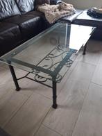 Table de salon en fer forgé  avec une tablette en verre, Maison & Meubles, Tables | Tables de salon, Enlèvement, Verre
