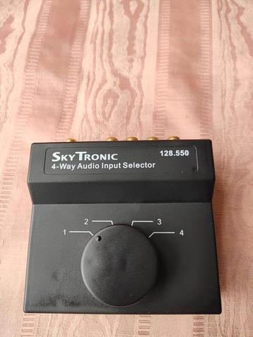 Sky Tronic 4-way input selector beschikbaar voor biedingen