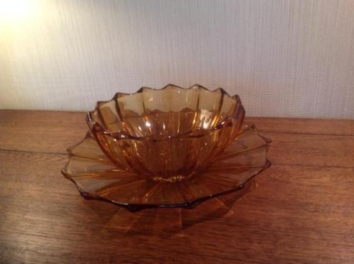 Tulpvormige glazen fruitschaal met onderbord., Antiek en Kunst, Curiosa en Brocante, Ophalen