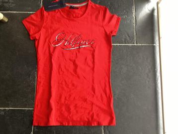 T-shirt Tommy Hilfiger taille 14 ans neuf