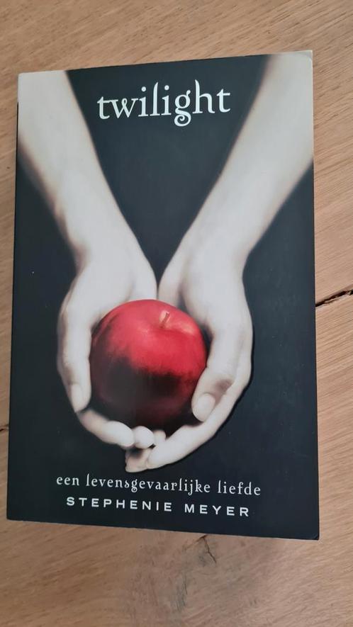 Stephenie Meyer - Twilight, Boeken, Kinderboeken | Jeugd | 13 jaar en ouder, Zo goed als nieuw, Ophalen