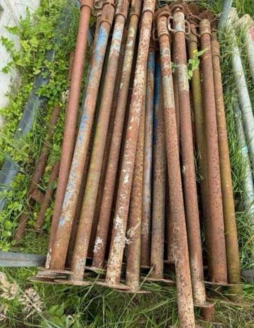 Stippen stutten schoren bouwstempel stanstoenen bouwstippen beschikbaar voor biedingen