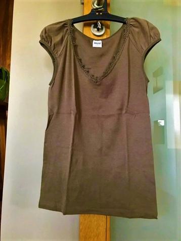 Vero Moda : bruin t-shirt diepe V-hals , maat M beschikbaar voor biedingen