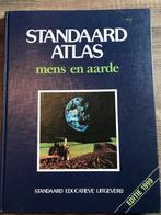 Standaard atlas mens en aarde, Gelezen, Wereld, Ophalen of Verzenden, Overige atlassen