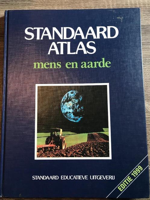 Standaard atlas mens en aarde, Boeken, Atlassen en Landkaarten, Gelezen, Overige atlassen, Wereld, Ophalen of Verzenden