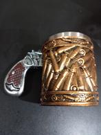 Decoratieve mok met een handvat in de vorm van een pistool,, Antiek en Kunst, Ophalen