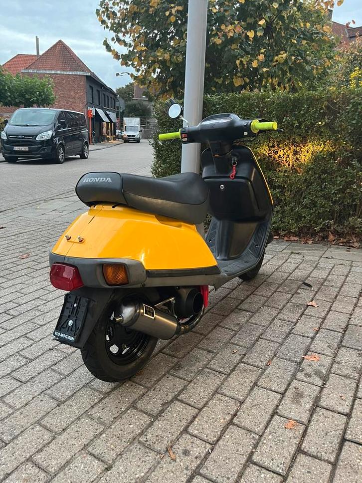 Honda vision sa50, Fietsen en Brommers, Brommers | Honda, Zo goed als nieuw, Ophalen