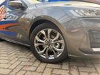 Ford Focus MHEV*STLINE*HUD*ACC*APP*CAM*TREKHAAK*ZTL+STR VRW, 5 deurs, 3 cilinders, Zilver of Grijs, 1599 kg