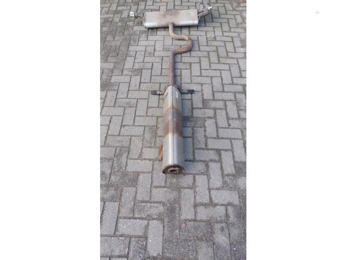 Echappement silencieux arrière + central d'un Volkswagen Go, Autos : Pièces & Accessoires, Systèmes d'échappement, Volkswagen