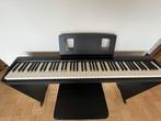 Roland FP-10 inclusief onderstel, bank en pedaal, Ophalen, Zo goed als nieuw, Zwart, Piano