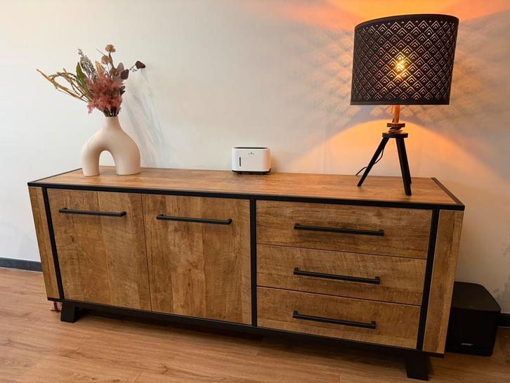 Dressoir in Lamulux Teak Decor met zwart metalen frame., Huis en Inrichting, Kasten | Dressoirs, Zo goed als nieuw, Ophalen