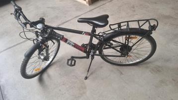 Kinderfiets 8 jaar beschikbaar voor biedingen