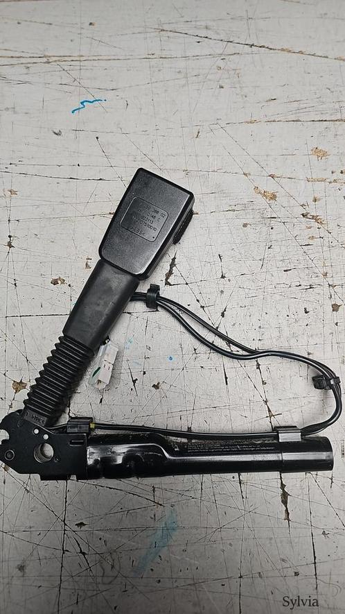 Gordelspanner insteek rechts  voor BMW 1 / 2 / 3 / 4 Serie F, Auto-onderdelen, Dashboard en Schakelaars, Gebruikt, Ophalen of Verzenden