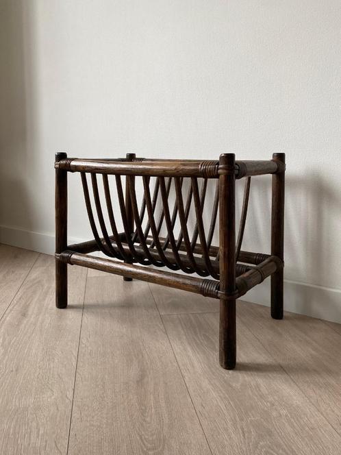 Vintage rotan magazinerek - bamboe lectuurbak, Huis en Inrichting, Woonaccessoires | Krantenbakken en Lectuurbakken, Gebruikt