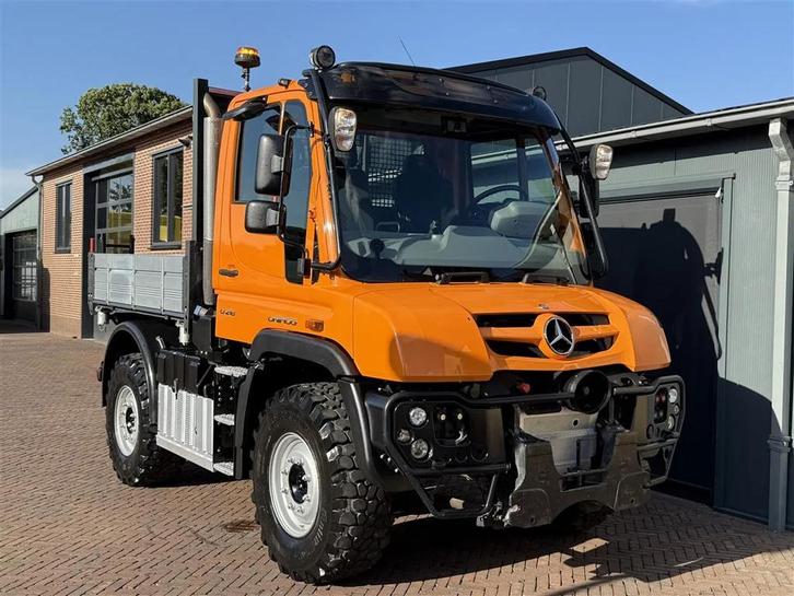 Mercedes-Benz Unimog U 218 Kipper 3 Seats 4WD AGRI Euro 6, Auto's, Vrachtwagens, ABS, Achteruitrijcamera, Airbags, Airconditioning