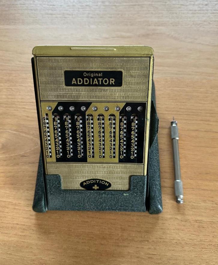 Vintage Addiator avec support, Antiquités & Art, Antiquités | Bureau & Affaires, Enlèvement ou Envoi