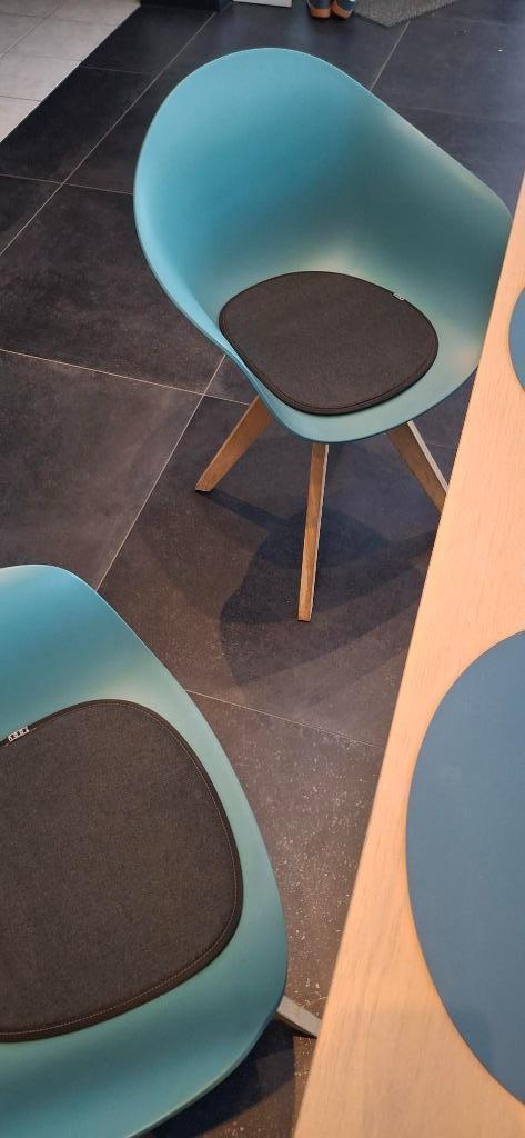 MOET NU WEG 4xScandinavische Eetkamerstoel – Kunststof Kuip, Huis en Inrichting, Stoelen, Zo goed als nieuw, Vier, Kunststof, Overige kleuren