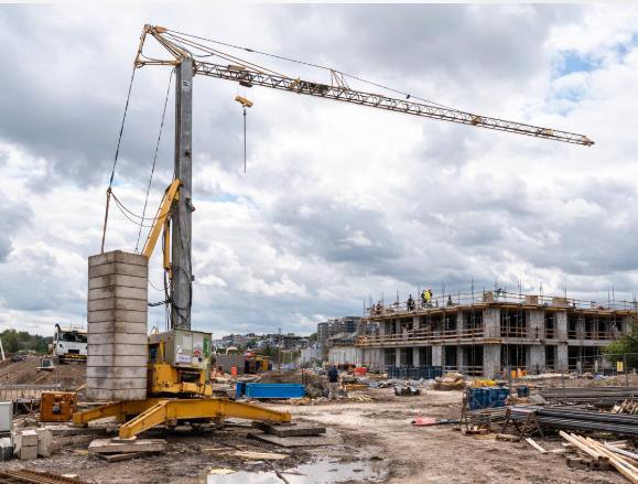 Comedil Torenkraan CBR 32H-4 – 27m / 4000 kg, Articles professionnels, Machines & Construction | Grues & Excavatrices, Grue, Enlèvement