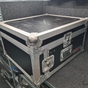 FLIGHTCASE voor mixer en randapparatuur  beschikbaar voor biedingen
