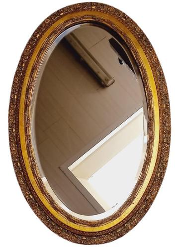 ovale houten vergulde spiegel. beschikbaar voor biedingen