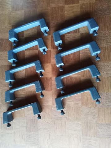Vintage industriële handvatten  beschikbaar voor biedingen
