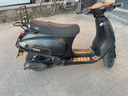 Gts toscana dynamic A klasse, Fietsen en Brommers, Scooters | Vespa, Gebruikt, Klasse A (25 km/u), Benzine, Ophalen of Verzenden