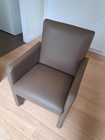 Lederen bureaustoel / zeteltje taupe beschikbaar voor biedingen