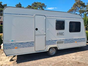 Nette Adria 430 caravan (Nederlandse caravan), Caravans en Kamperen, Caravans, Particulier, Koelkast, Adria