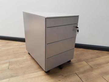Metalen ladeblok + pennenlade (aluminium) beschikbaar voor biedingen
