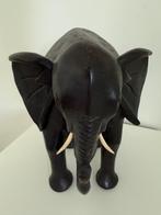 Afrikaanse houten olifant met slagtanden, Antiek en Kunst, Kunst | Beelden en Houtsnijwerken, Ophalen of Verzenden