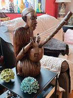 Sculpture Africaine un homme jouant du mangbetu. Pièce excep
