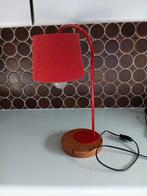 Lampje,rood kapje en houten voet, Minder dan 50 cm, Stof, Retro, Zo goed als nieuw
