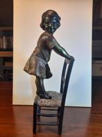 Meisje op stoel, Ophalen