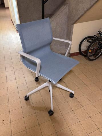 Vitra Physix Conference Chair – Alberto Meda – Lichtblauw beschikbaar voor biedingen