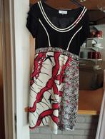 zwart/rood/wit kleed van zijde( nieuw 500€) - 42 -20€, Maat 42/44 (L), Ophalen of Verzenden, Onder de knie, Zo goed als nieuw