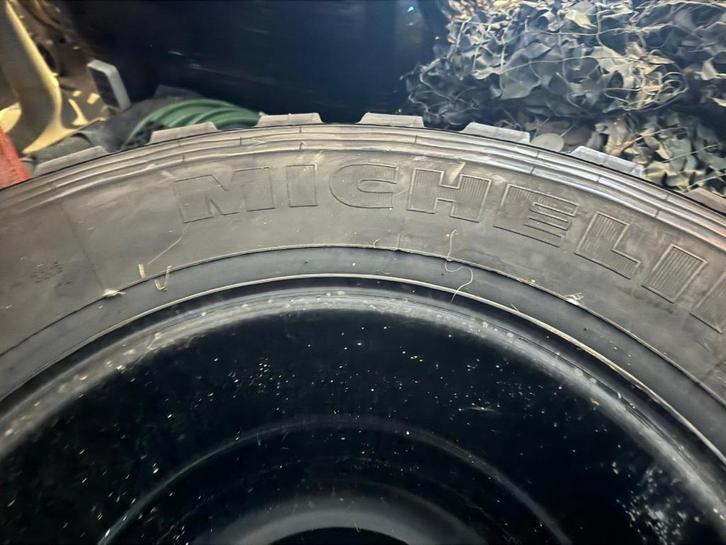 UNIMOG Michelin Banden + velgen nieuw 365/80 R20, Auto-onderdelen, Vrachtwagen-onderdelen, Overige merken, Overige Auto-onderdelen