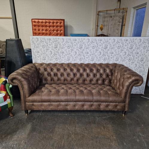 Clinton Chesterfield 3-zits Bank – Bruin, Soft Leer, Antiek en Kunst, Antiek | Meubels | Stoelen en Sofa's, Ophalen